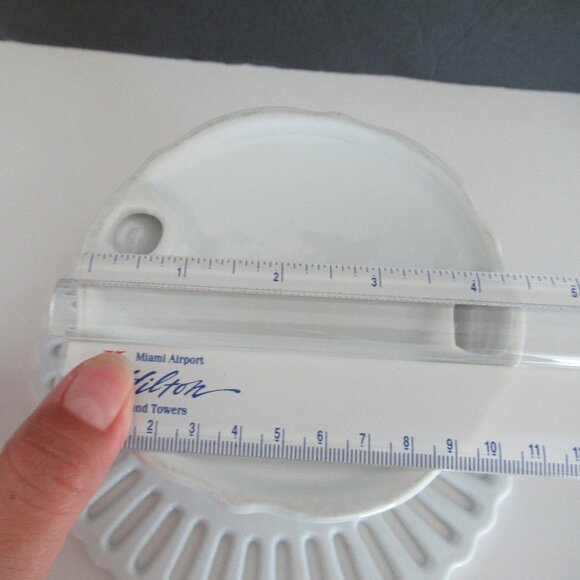 Reticulated Ceramic White 7.5" Diameter Pedestal Cake Stand in White Porcelain - Picture 9 of 9